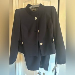 Brand new Navy Liz Claiborne suite with pencil skirt